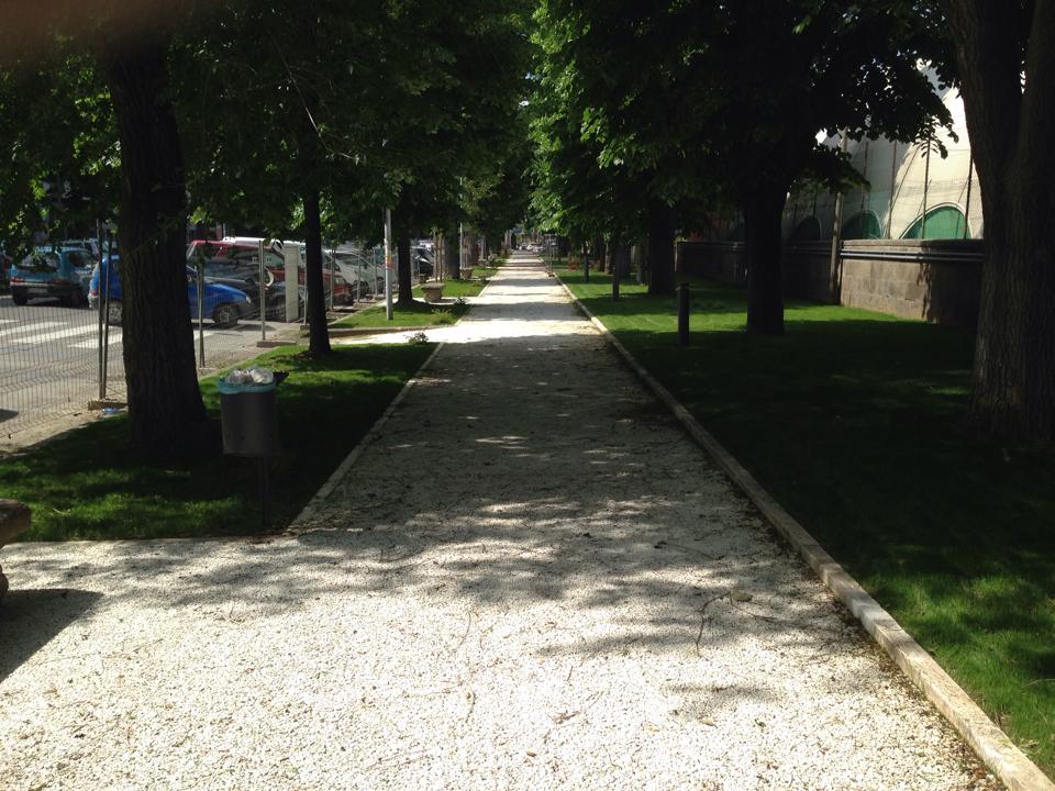Viale Trento (lato palestra)
