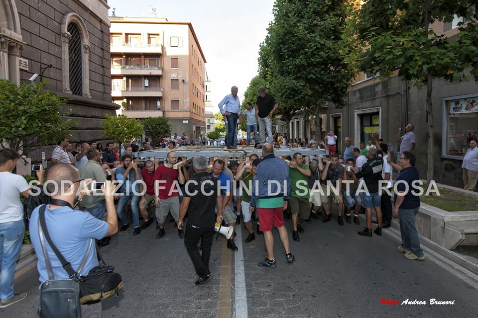 sindaco e facchini