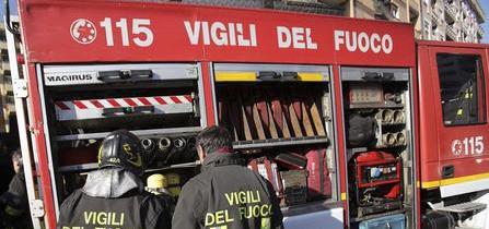 A fuoco un essiccatore di nocciole a Ronciglione