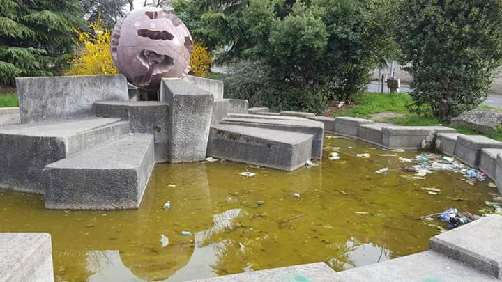 fontana sfera 01