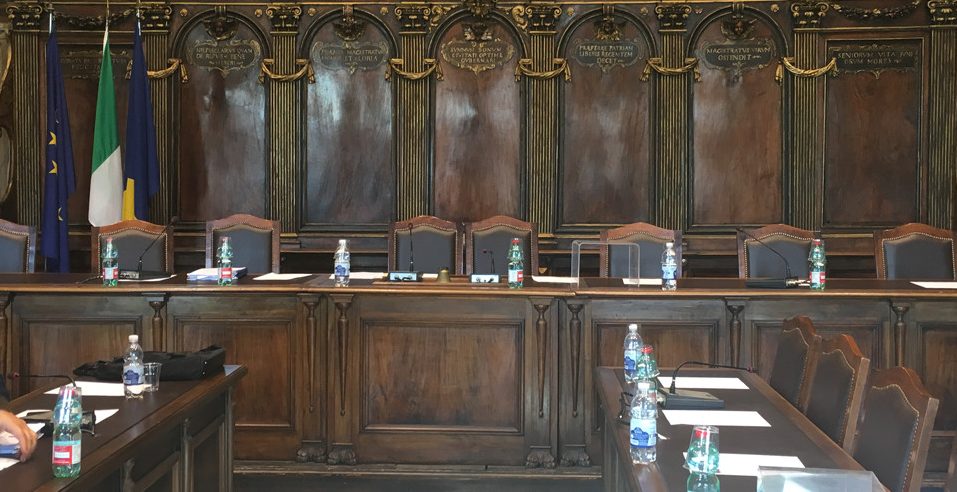 consiglio-comunale-vuoto
