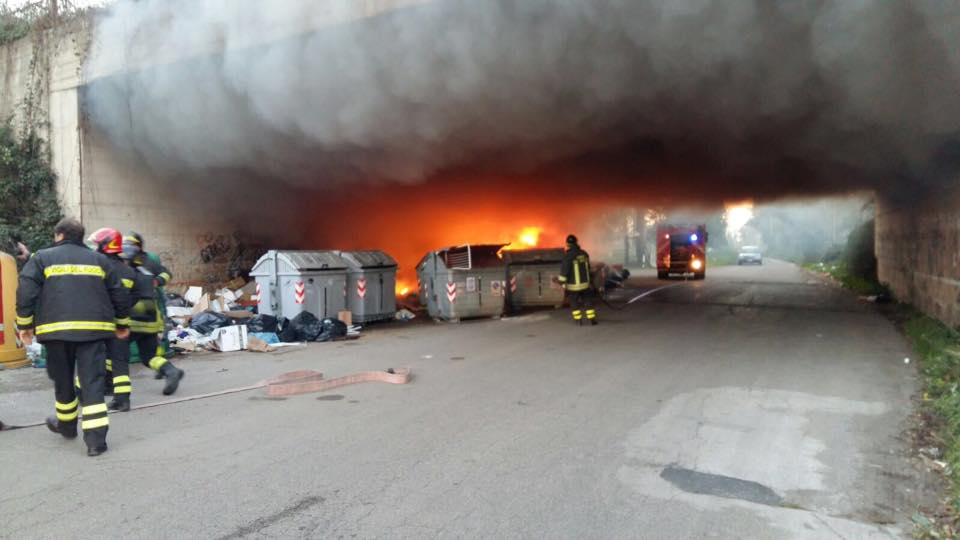 immondizia-in-fiamme-03