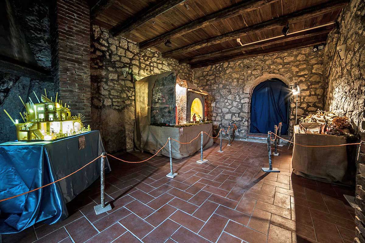 Presepi-in-mostra-a-Grotte-di-Castro