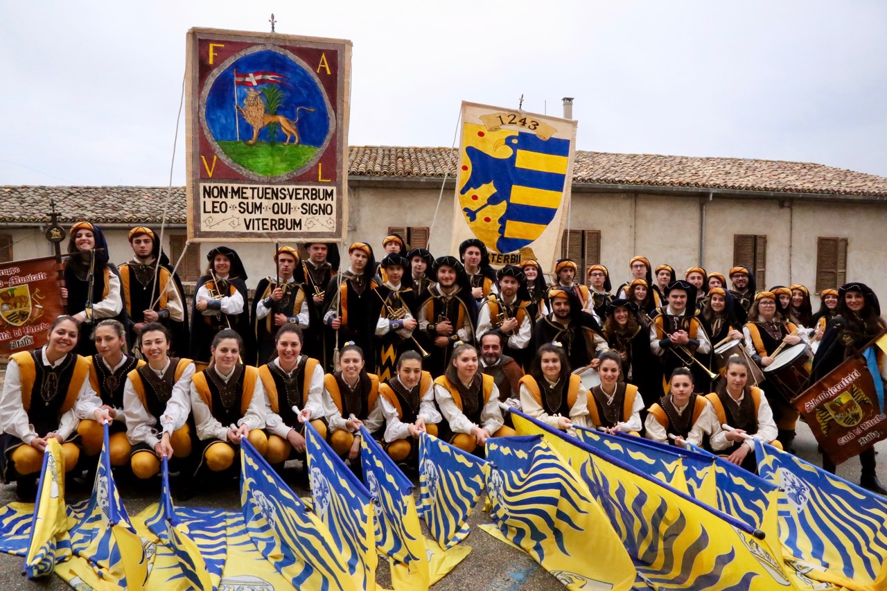 sbandieratori pilastro 1