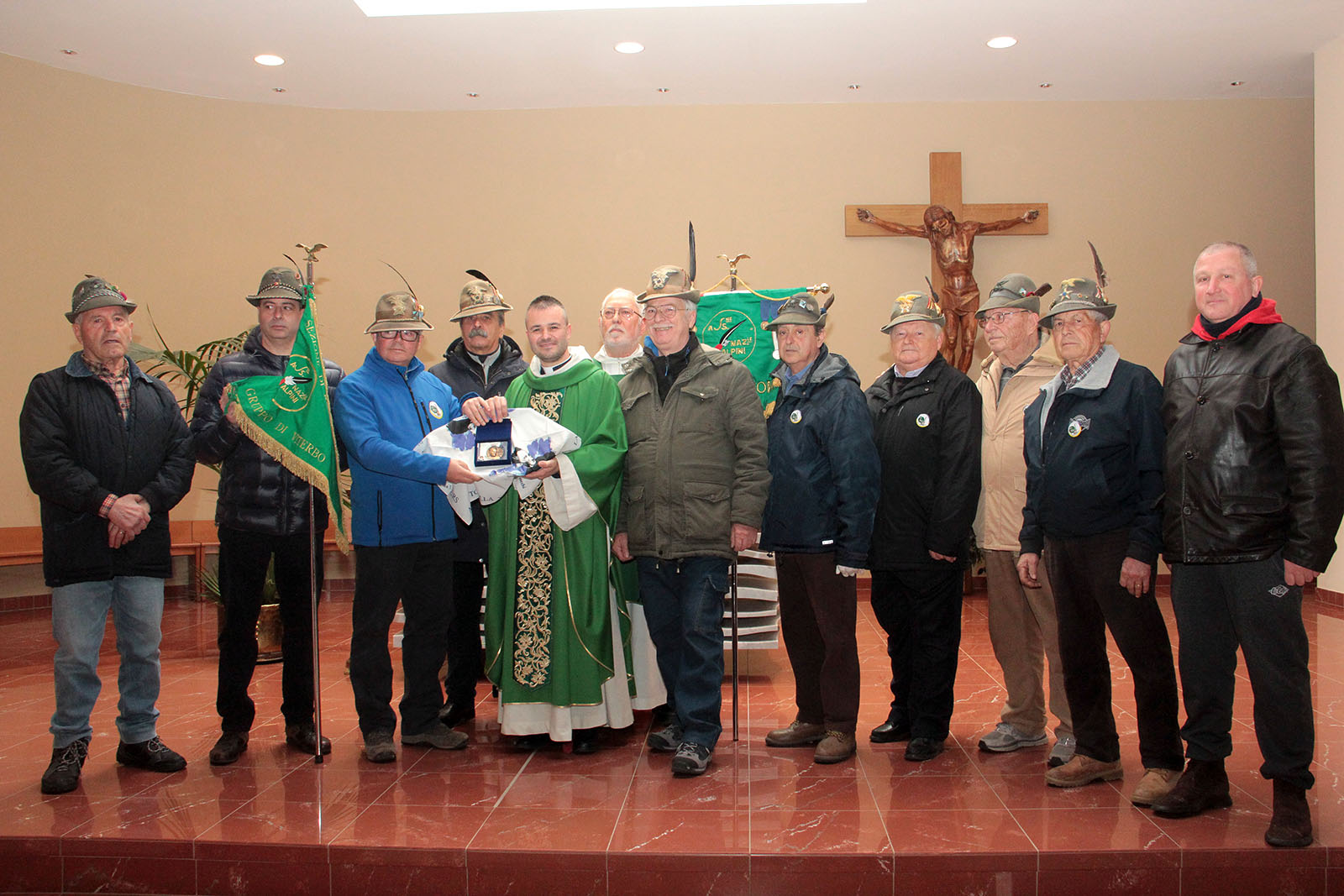 ReliquiaGnocchi6gruppoAltare (1)