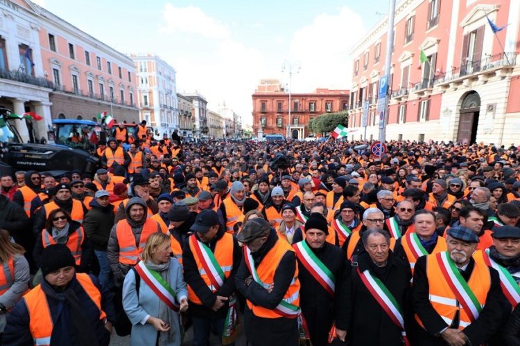 agricoltori-gilet-arancioni-puglia-750x500
