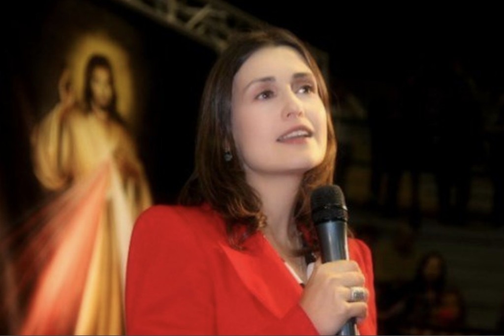 1555688431067-TW_claudia_koll