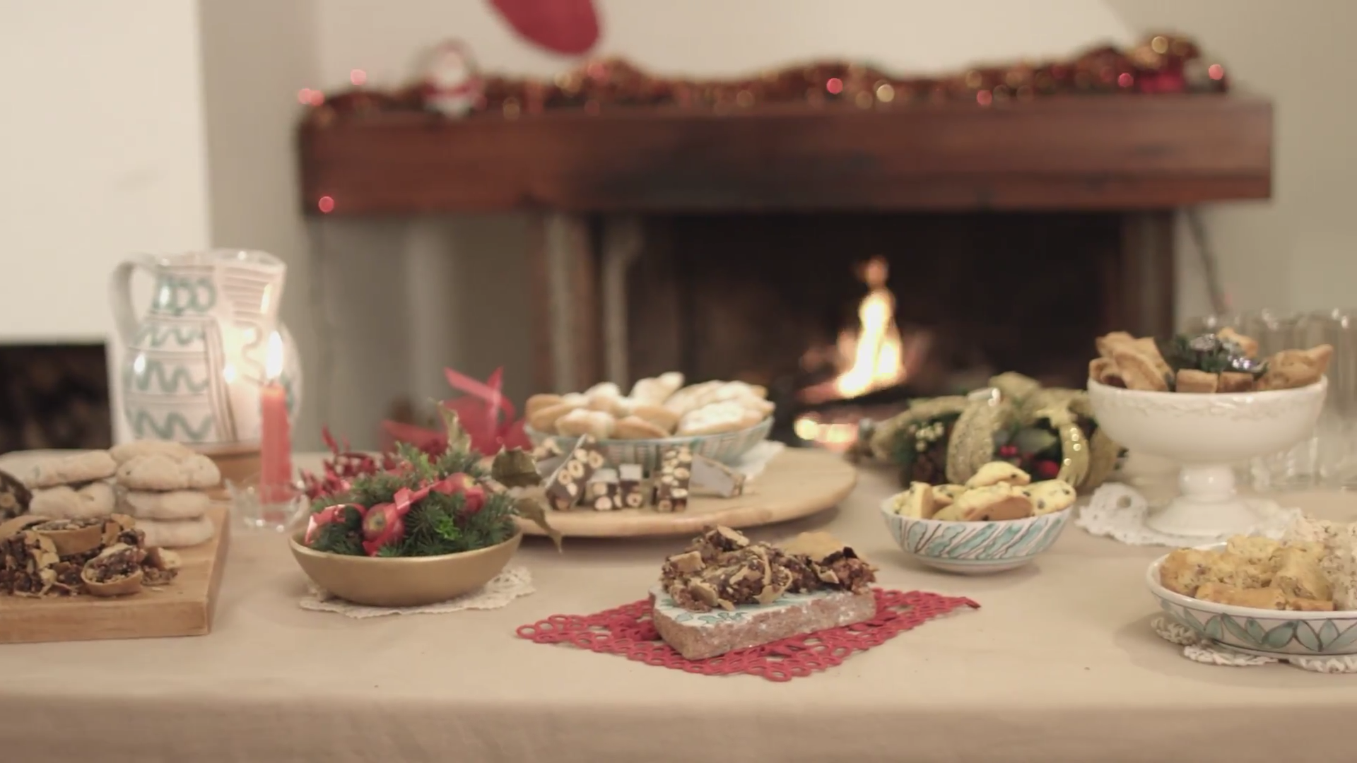 Tavola di Natale con i biscotti della tradizione