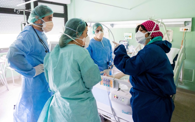 Italy Continues Coronavirus Lockdown As Death Toll Exceeds 10,000
