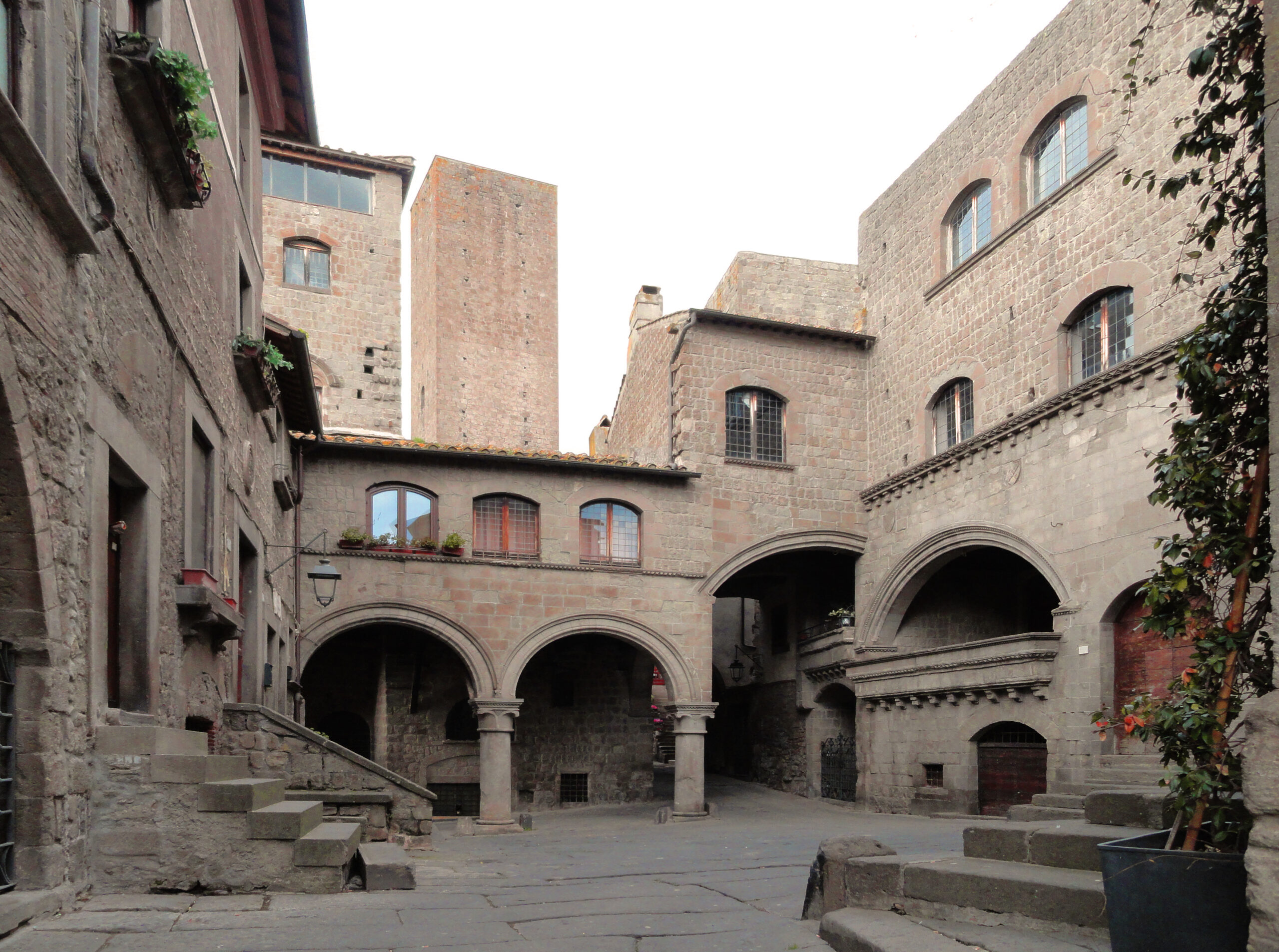 Viterbo.-Il-Quartiere-San-Pellegrino.-1