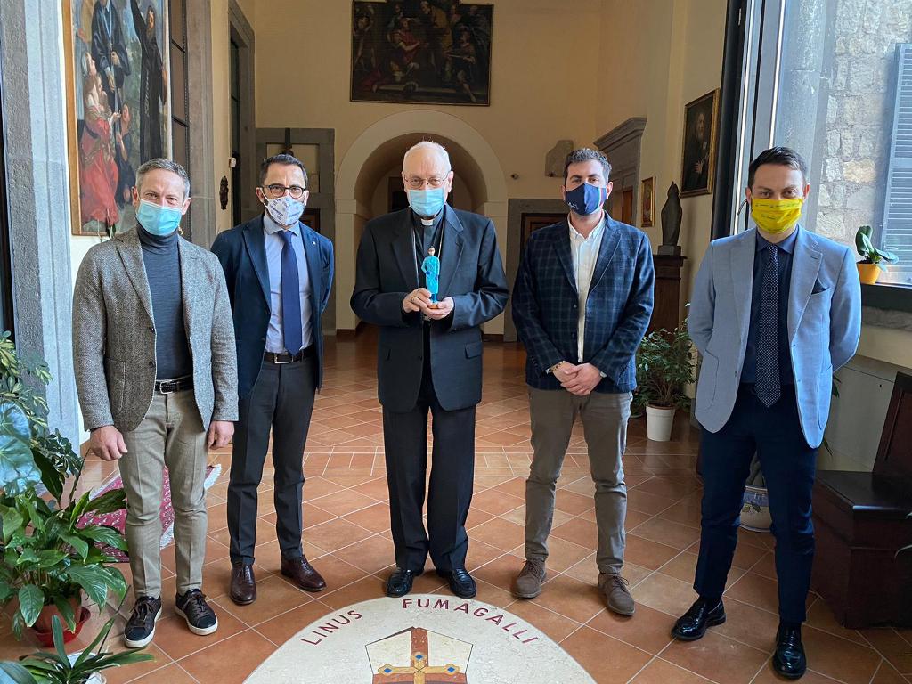 Confartigianato - Coldiretti consegna statuina vescovo_Fumagalli (1)