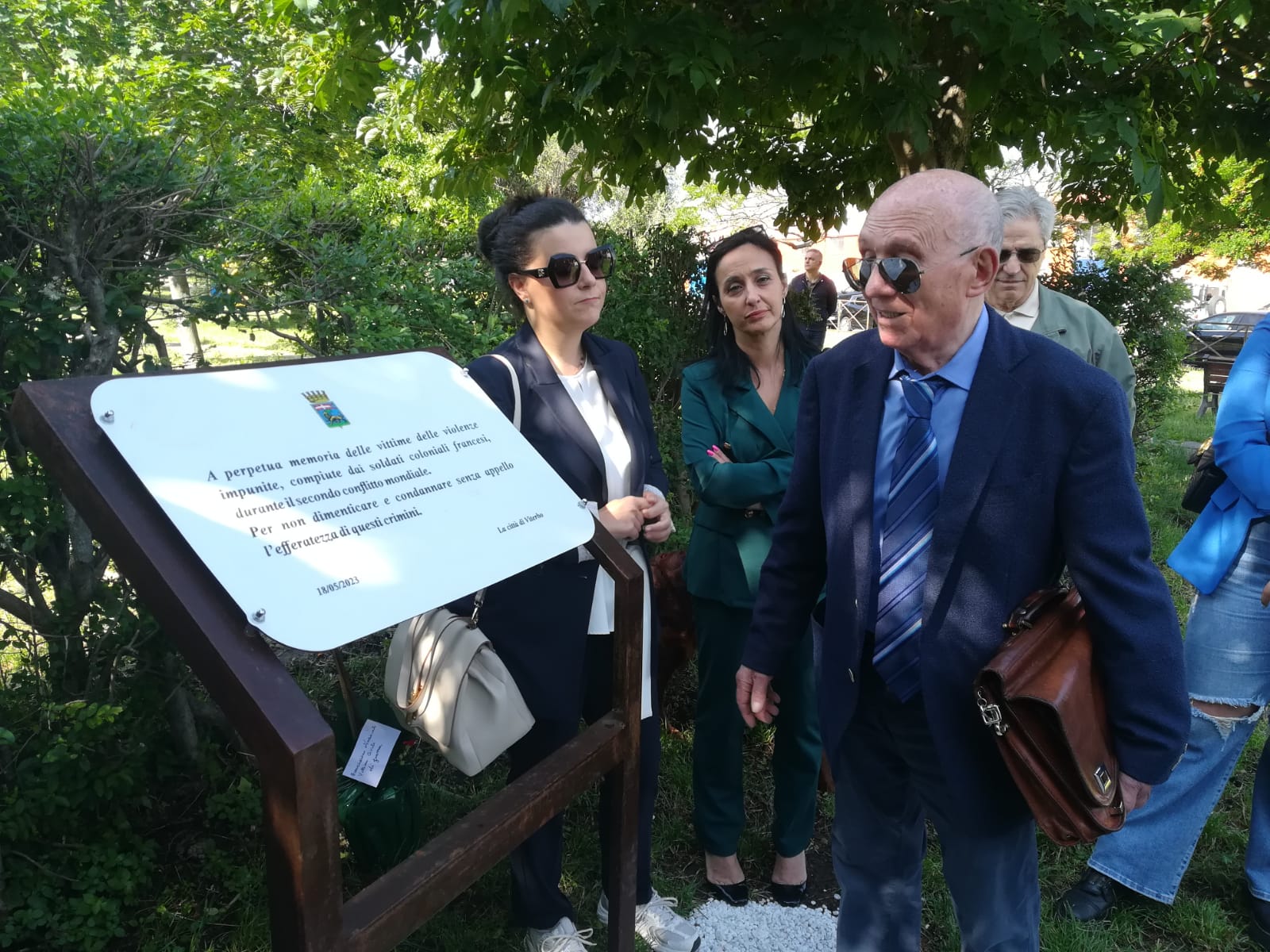 da sinistra sindaco frontini assessore Scardozzi e in primo piano Sandro Pacella associazione vittime civili di guerra