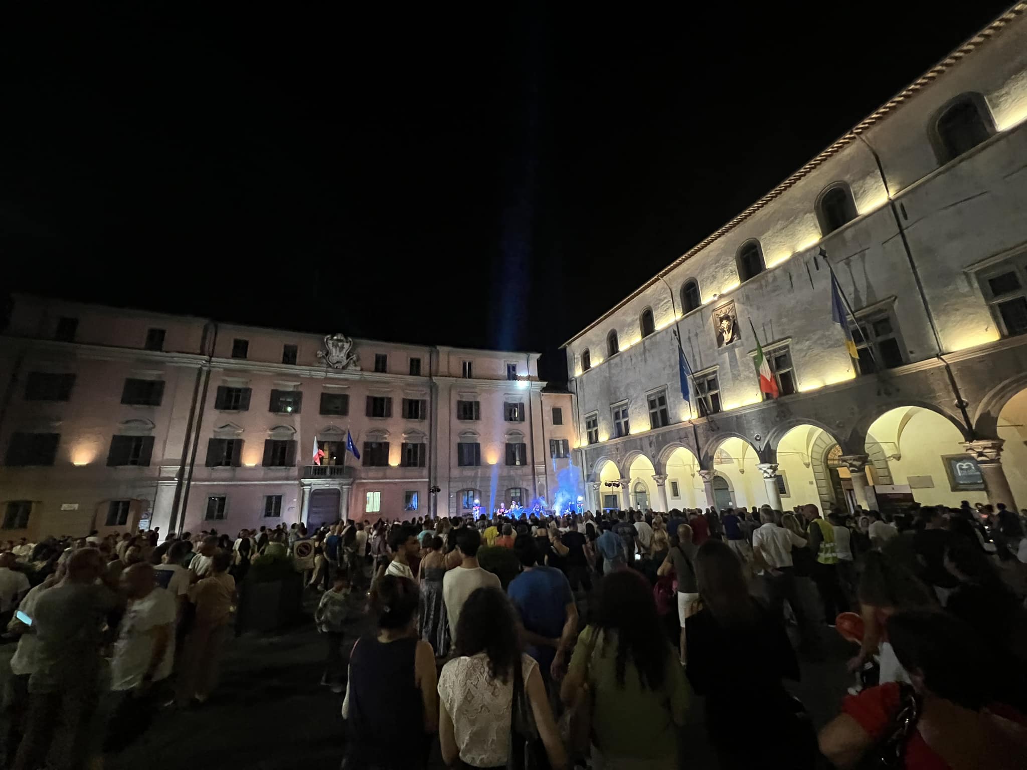 Foto Viterbo di sera