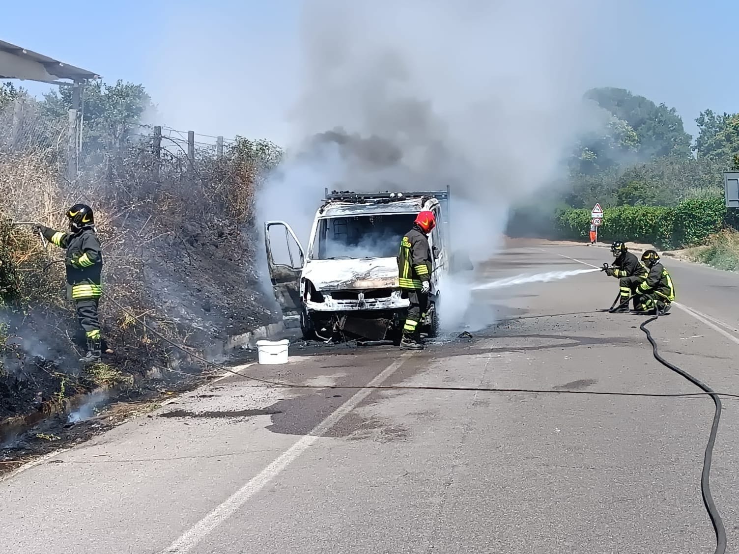 Foto auto in fiamme