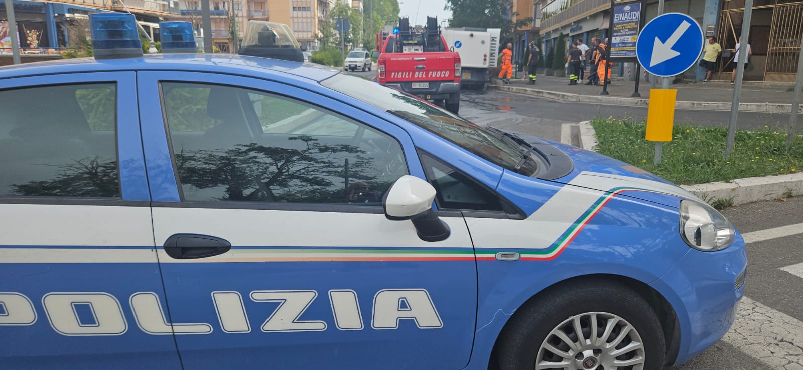 Foto mezzo in fiamme via Genova Viterbo