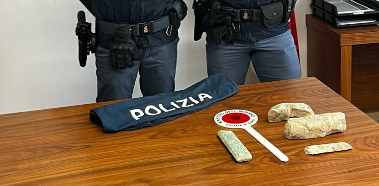 Foto polizia reperti Mitra