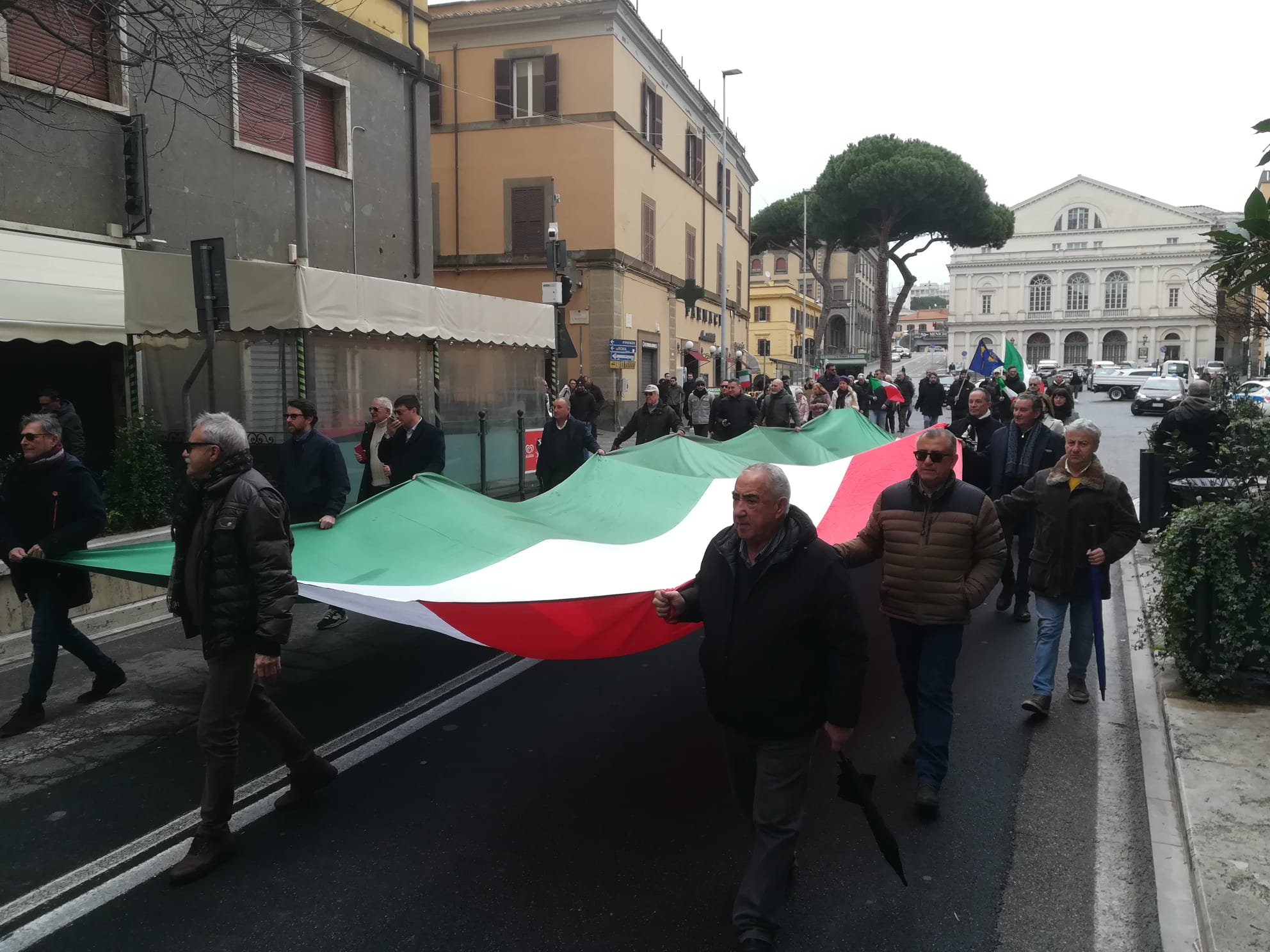 striscione tricolore viterbo 2024