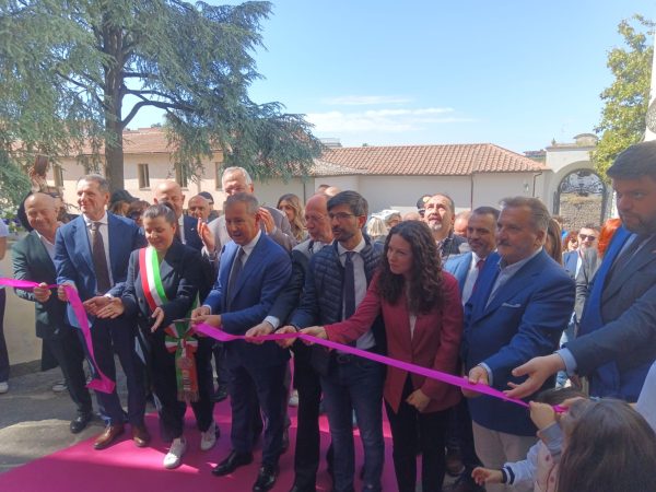 Inaugurazione taglio nastro 1