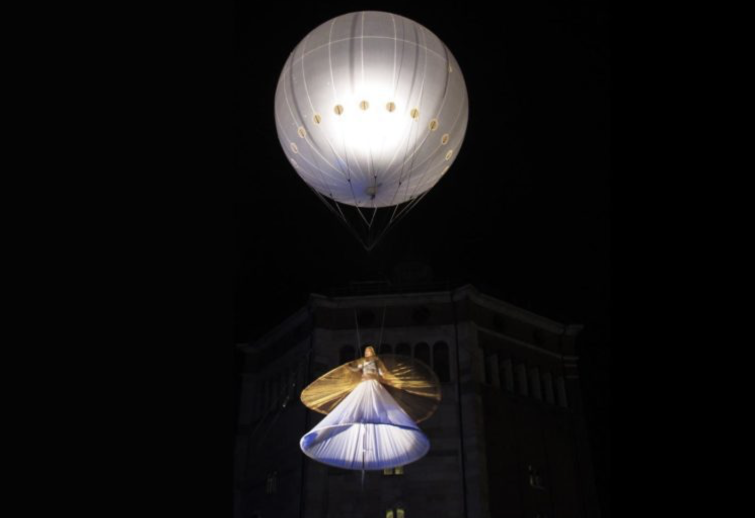Luna Bianca - La compagnia dei folli