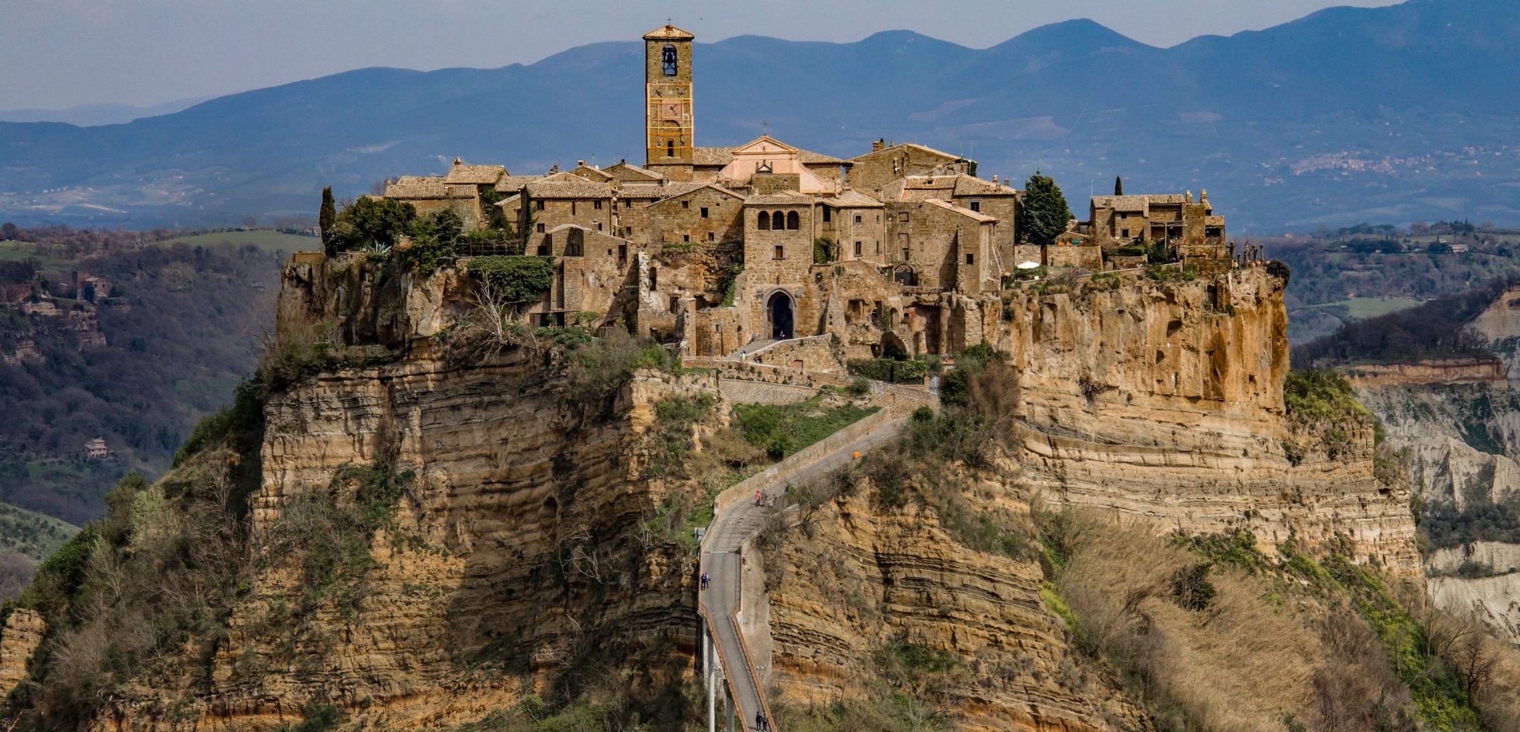 civita-di-bagnoregio-5812212