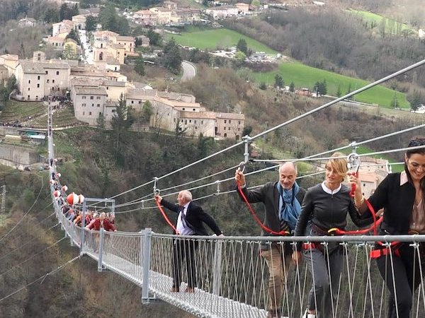 Foto Ponte di Sellano