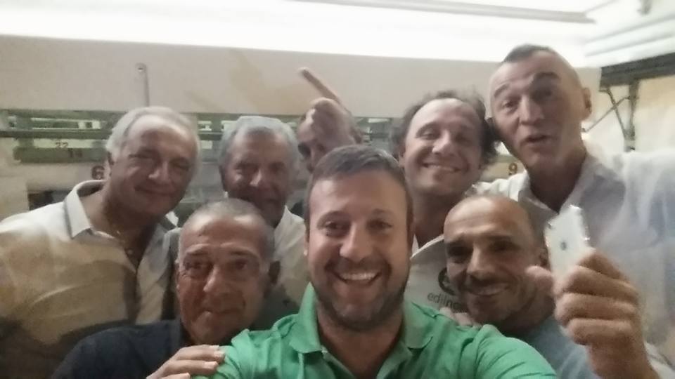 selfie sotto la Macchina